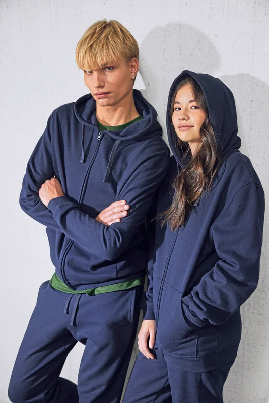 ID.334 Zip Hood • B&C BE INSPIRED