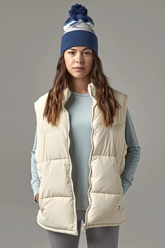 Mountain Peaks Pom Pom Beanie • Beechfield