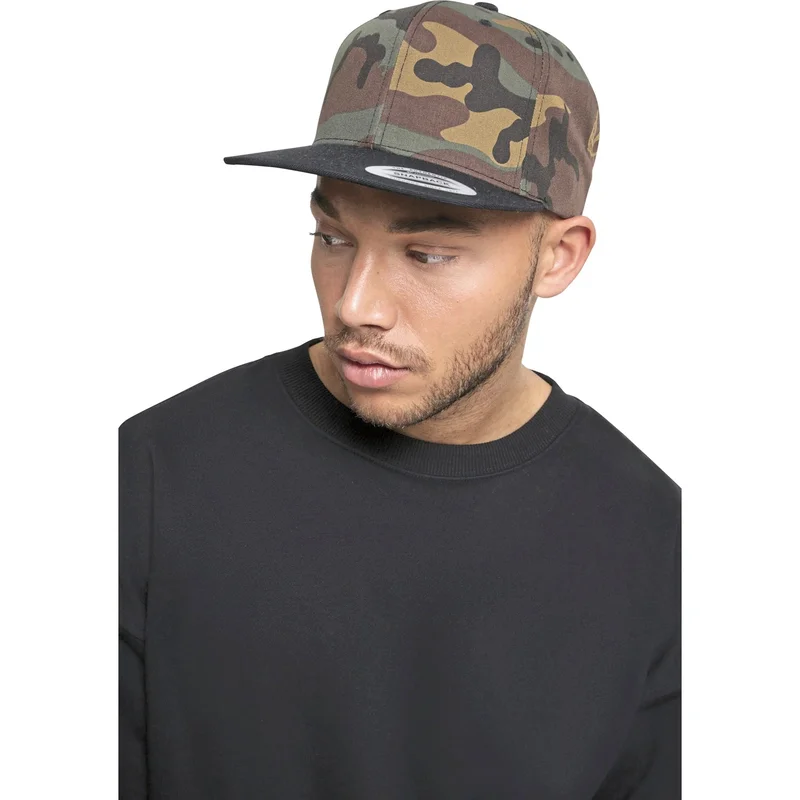 Classic Snapback 2-Tone Camo Cap • FLEXFIT