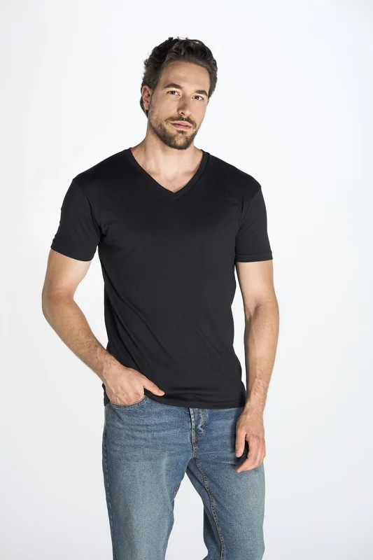 Urban V-Neck • JHK
