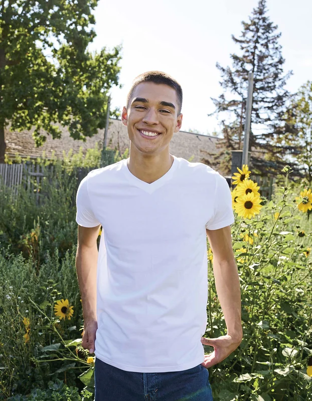 Men´s V-Neck T-Shirt • Neutral