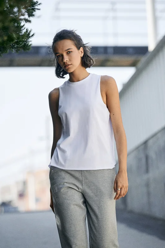 Women´s High Neck Slash Armhole Vest • SF Women